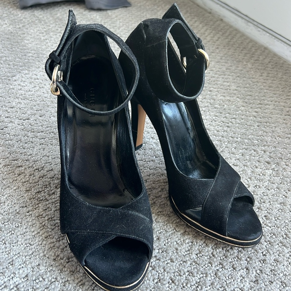 Authentic Gucci Black suede peep toe heels Sz 36 1/2 C